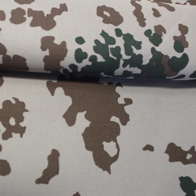 Tissu Small Camouflage Militaire Fond Beige
