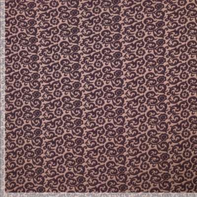 jacquard motif fleurs baroques fond rose