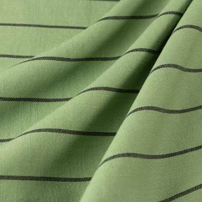 Tissus Polyviscose motifs fines rayures noir sur fond Vert