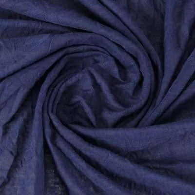 Tissu jersey flammé froissé bleu marine vendu au coupon
