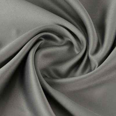 Tissu satin polyester uni gris foncé toucher peau de pèche vendu au coupon