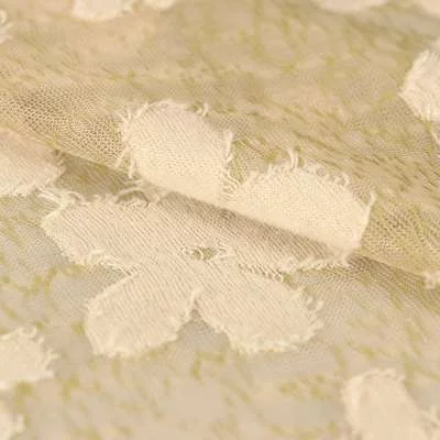 Tissu dentelle Vintage motif fleur- beige vendu au coupon