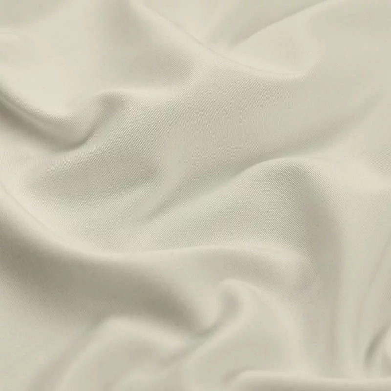 Tissu gabardine coton satin uni blanc vendu au coupon