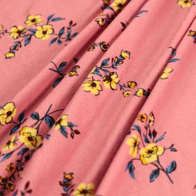 Tissu kimo rose motif bouquet de fleurs au toucher très doux vendu au coupon