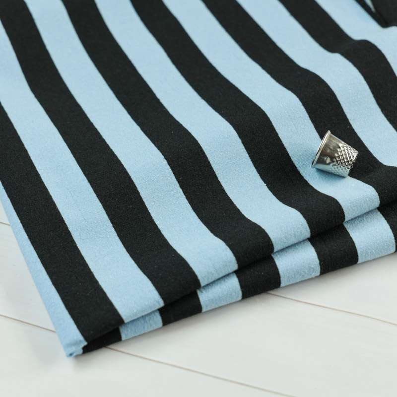 Tissu polycoton a rayures noir et bleu ciel vendu au coupon