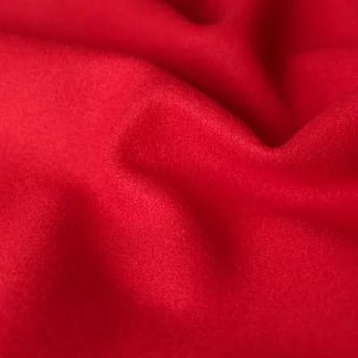 Tissu drap de manteau uni rouge vendu au coupon