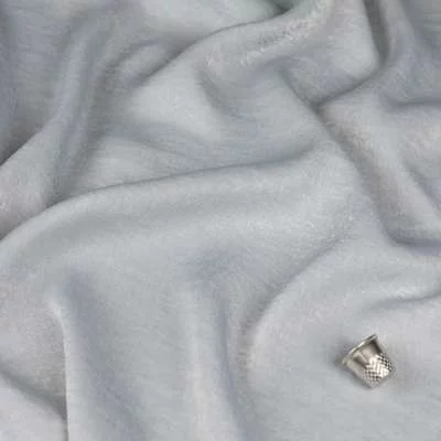 Tissu Satin de Luxe gris clair vendu au coupon