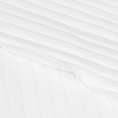 Tissus Coton Matelassé Vertical Blanc Vendu Au Coupon