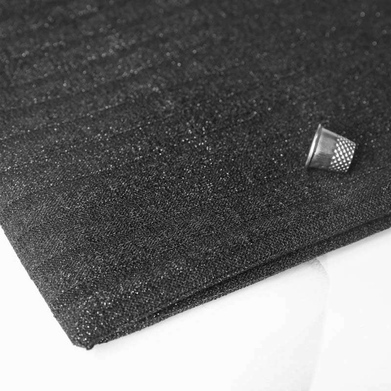 Tissu jersey maille côtelé brillante noir vendu au coupon