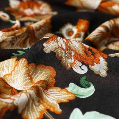 Tissu en viscose à motifs fleurs - Idéal pour la couture