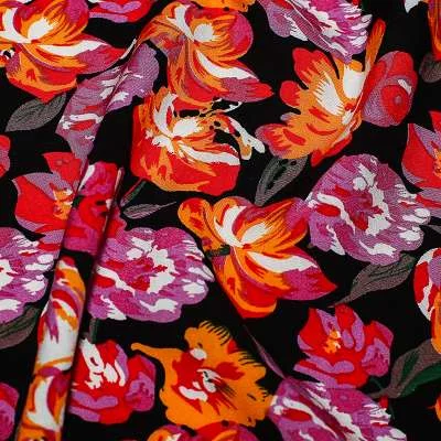 Tissu viscose de haute qualité fond motif floral  vendu au coupon