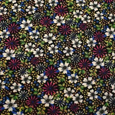 Tissu crêpe de polyester avec des motifs floraux