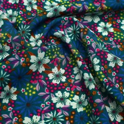 Tissu crêpe de polyester avec des motifs floraux Pour Des Tenues Élégantes Et Modernes