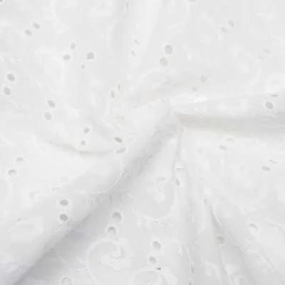 Tissu broderie anglaise blanche : choisissez la qualité supérieure