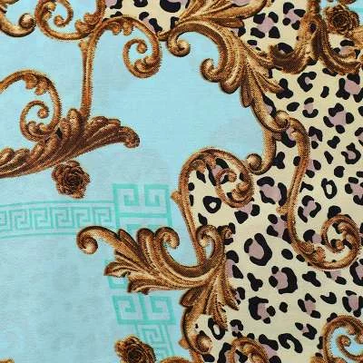 Satin motif baroque et léopard : intemporel et luxueux