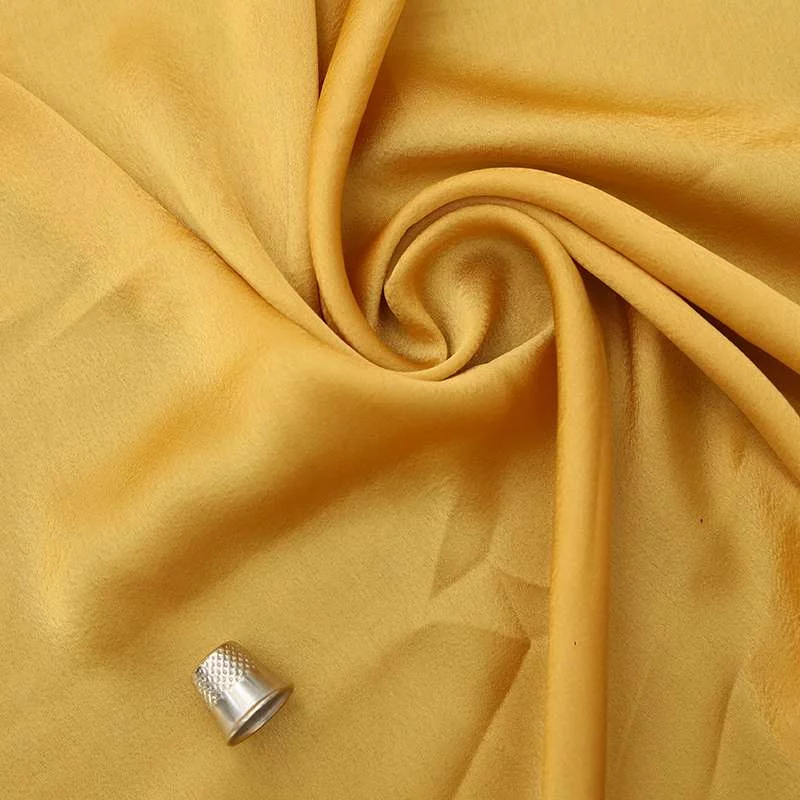 Tissu Silky Satiné : L'Éclat Subtil pour Vos Projets Uniques