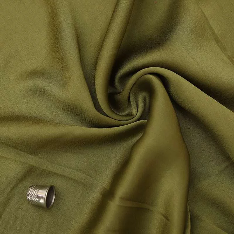 Tissu Silky Satiné : L'Art de la Couture Illuminé par la Légèreté