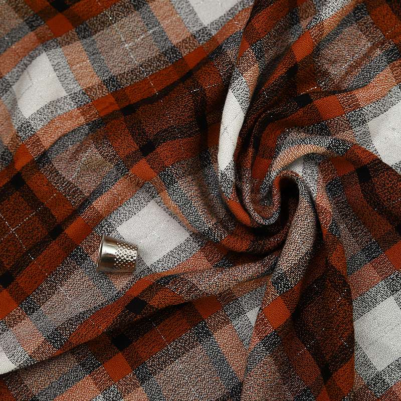 Tissu Tartan avec Fil Lurex - Une Étoffe de Luxe