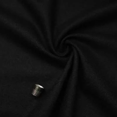 Tissu Uni Noir Premium pour Costumes Sophistiqués