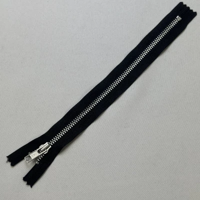 Accessoire-couture-noir-25-cm