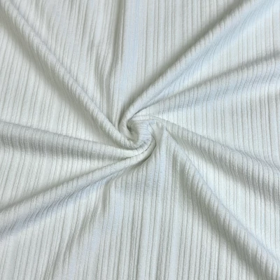 Maille tricotée unie blanche