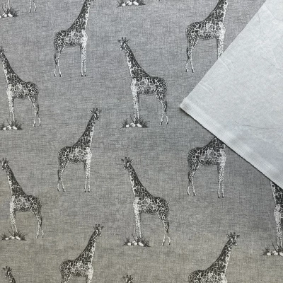 Tissu Gabardine Légère imprimée avec motif girafe charmant pour accessoires