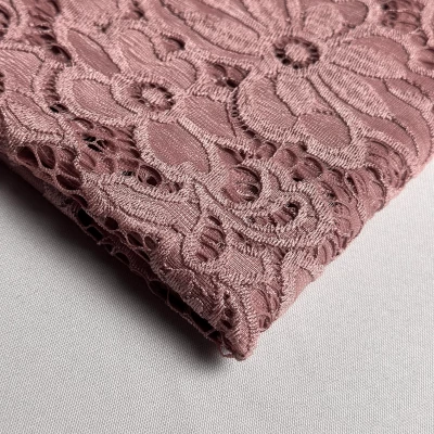 Tissu dentelle guipure avec motif floral