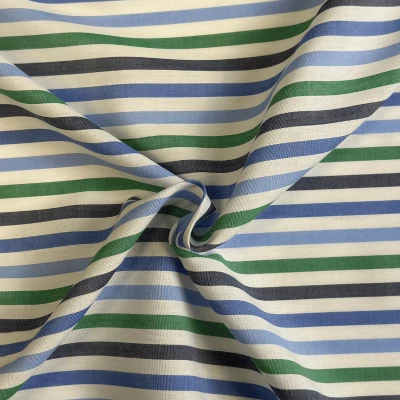 Tissu à rayures bleu, vert, gris et blanc pour chemises