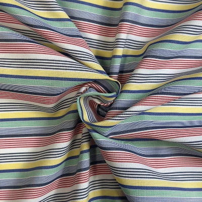 Tissu à rayures colorées pour chemises