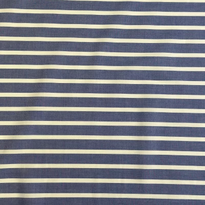 Tissu à rayures blanc sur fond bleu pour chemises
