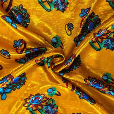 Tissu pour robe kabyle : motifs berbères subtilement imprimés