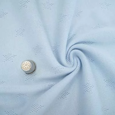 Jersey Finement Tricoté Bleu Bébé à Motif Étoile: Tissu OEKO-TEX®