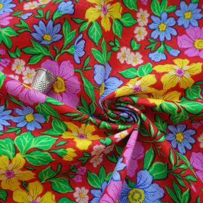 Tissu de coton florale élégant pour couturiers créatifs
