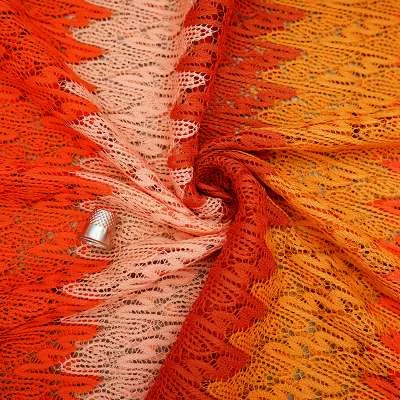 Tissu filet zig zag parfait pour jupes tendance