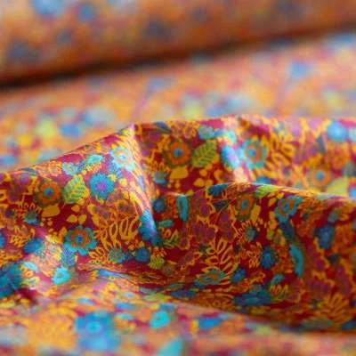 Tissu de popeline doux et coloré pour projets de couture créative