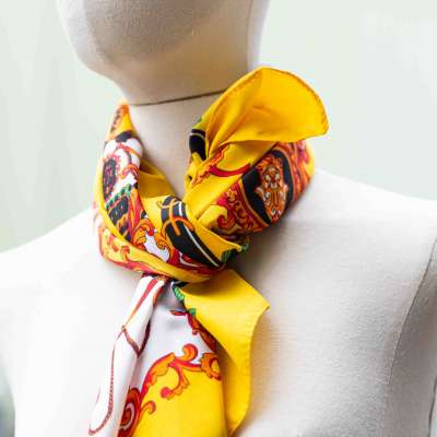 Foulard Berbère en Satin: Combinez Qualité et Beauté