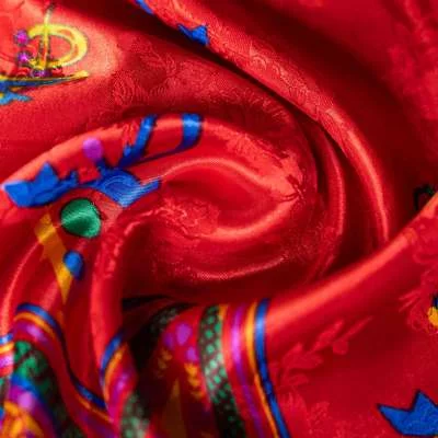 Tissu satiné élégant idéal pour robes traditionnelles kabyles