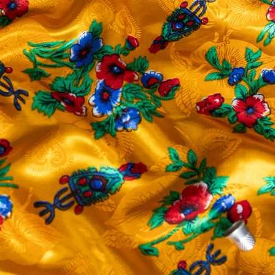 Coupon de satin de luxe pour confection de robe kabyle