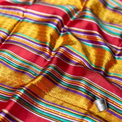 Tissu en viscose pour foutas kabyles avec un design vibrant