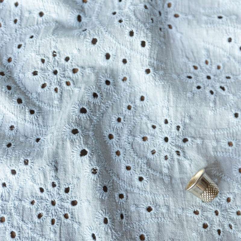 Tissu de Coton Broderie Anglaise pour Vos Créations DIY