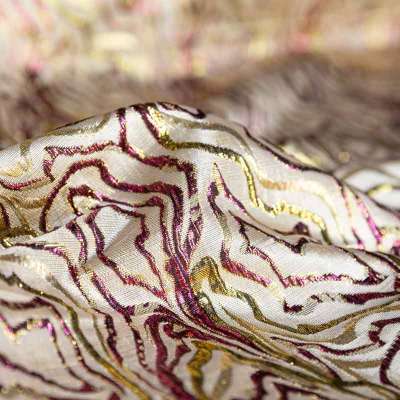 Tissu brocart élégant à motif Vagues parfait pour la haute couture.