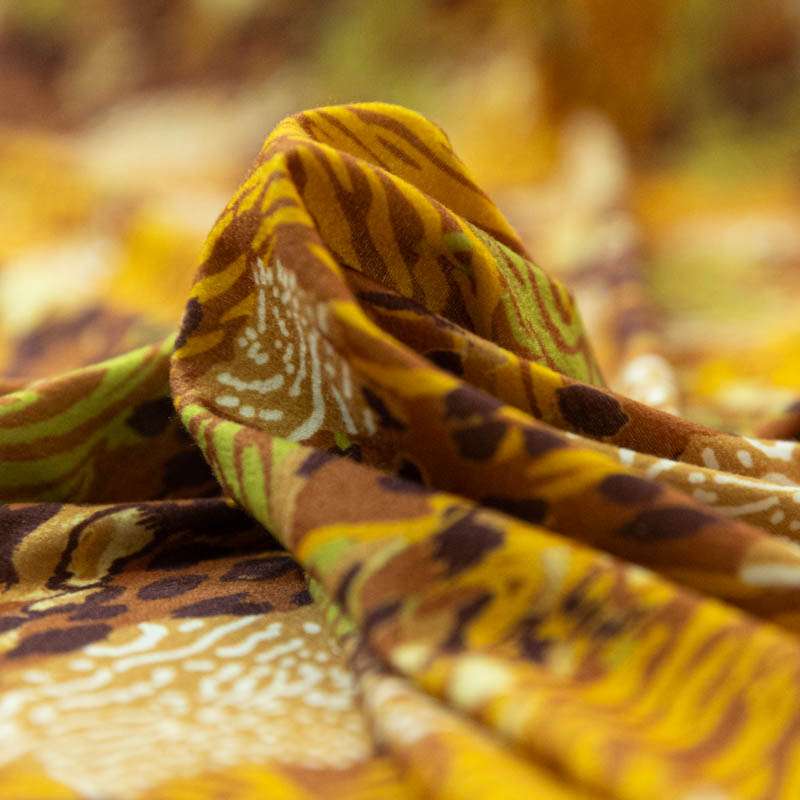 Tissu Kimo à motif animalier dans un atelier de couture