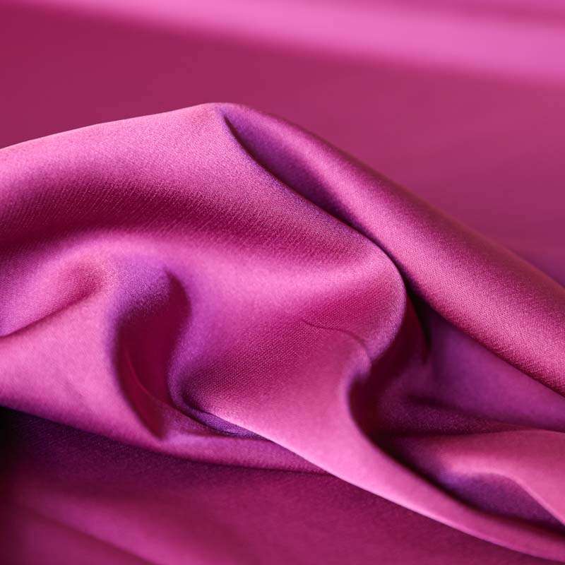 Tissu silky satiné uni léger pour décoration