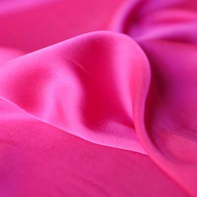 Tissu Silky Satiné Uni Léger pour projets de couture