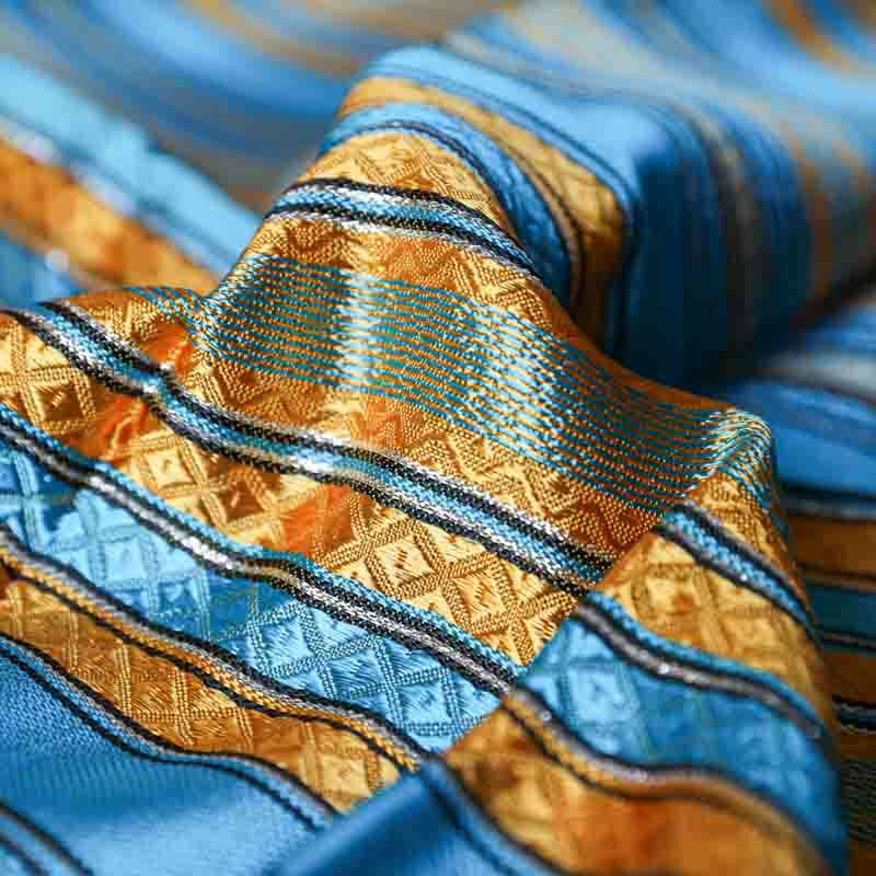 Fouta Kabyle Viscose Luxe en Bleu Azur et Or pour un Style Eclatant