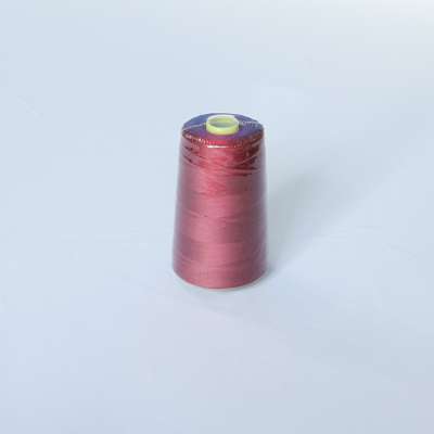 Cône de fil polyester bordeaux 5000 yards