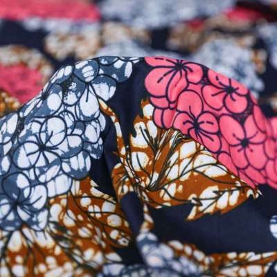 Tissu Wax Africain avec motif floral rose et bleu