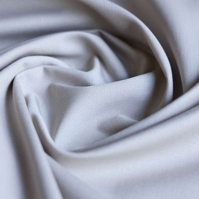 Tissu Gabardine pour jupes élégantes