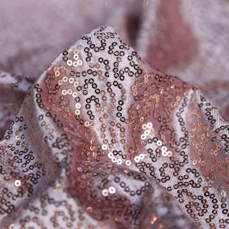 Tissu Velours à Sequins Brodés : Élégance et Douceur