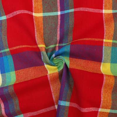 Tissu madras coloré pour un look estival lumineux et accueillant